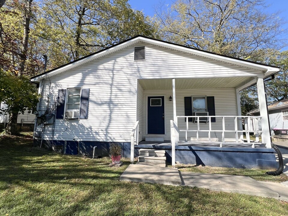 1139 Main St in Clarksville, TN - Building Photo