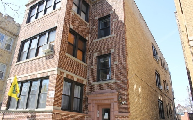 6442 N Albany Ave in Chicago, IL - Foto de edificio