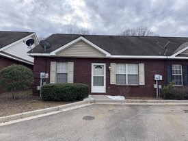 242 Katelyn Cir in Warner Robins, GA - Building Photo