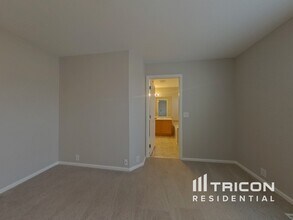 15316 E 99th Pl in Commerce City, CO - Foto de edificio - Building Photo