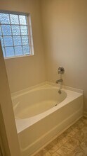 5811 Gabbro Ct in Lithia Springs, GA - Building Photo - Building Photo