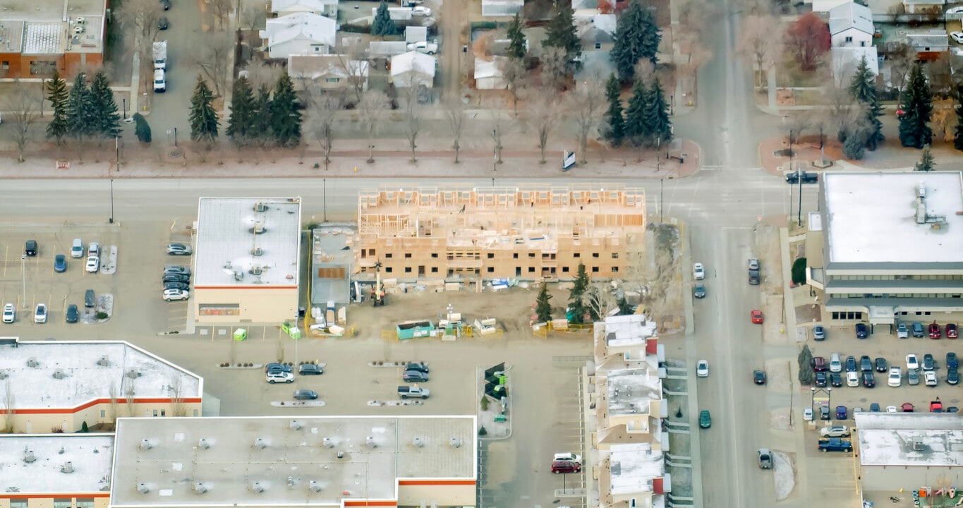 10461 99 Ave Av in Fort Saskatchewan, AB - Building Photo