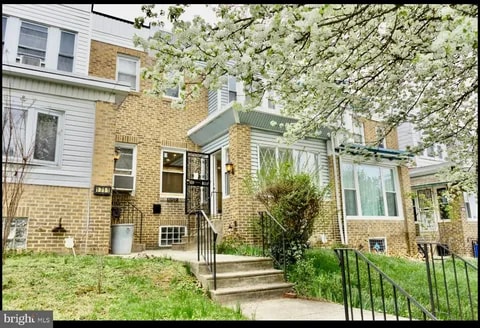 property at 1709 N Robinson St