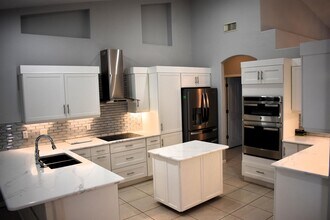 1609 SE Ridgewood St in Port St. Lucie, FL - Building Photo - Building Photo