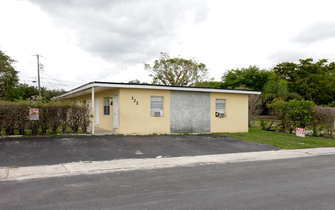 122 SE 1st Ave in Delray Beach, FL - Building Photo