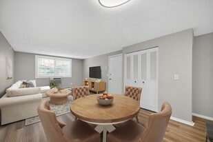 Eagle Rock Apartments at Nashua in Nashua, NH - Building Photo