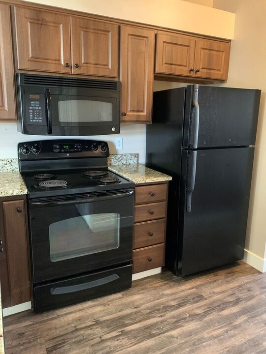 1253 E Vine Gate Dr in Murray, UT - Building Photo