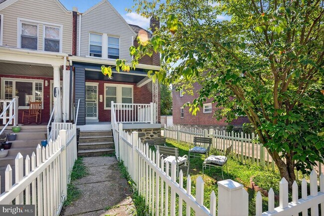 132 W Cliveden St in Philadelphia, PA - Foto de edificio - Building Photo
