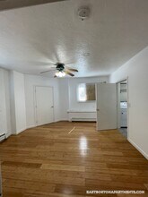 241 Maverick St in Boston, MA - Foto de edificio - Building Photo