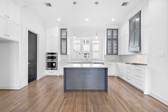 1011 E 28th St in Houston, TX - Building Photo - Building Photo