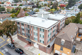 935 Solano Ave in Albany, CA - Building Photo - Building Photo