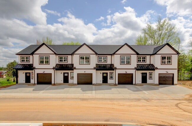 166 Sango Dr in Clarksville, TN - Foto de edificio - Building Photo