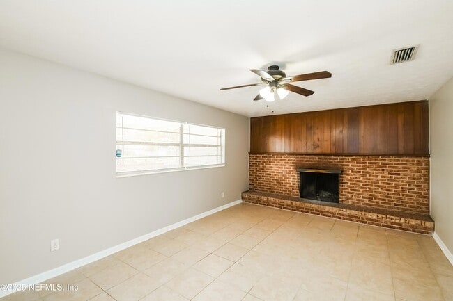 5822 Jaguar Dr W in Jacksonville, FL - Building Photo - Building Photo