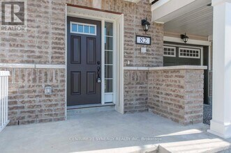 82 Feathertop Ln in Ottawa, ON - Building Photo - Building Photo