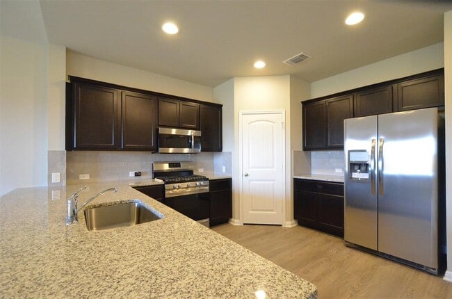 2105 Port Ellen Dr in Round Rock, TX - Building Photo - Building Photo