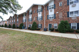 Galloway Court Apartment Homes in New Castle, DE - Building Photo - Building Photo