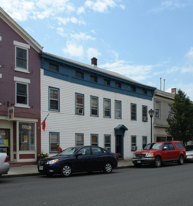 205-207 Warren St in Hudson, NY - Building Photo - Building Photo