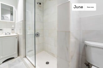 20 Avenue A Ave in New York, NY - Foto de edificio - Building Photo