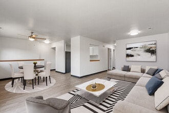 Riverstone Townhomes in Stoughton, WI - Foto de edificio - Building Photo