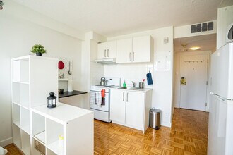 1555 Boul. René-Lévesque O in Montréal, QC - Building Photo - Building Photo