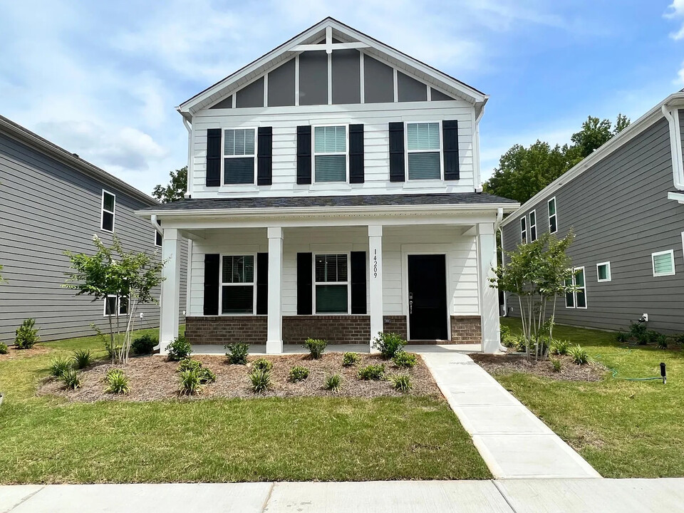 14209 Laughing Gull Dr in Charlotte, NC - Foto de edificio