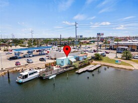 6104 Heards Ln in Galveston, TX - Building Photo