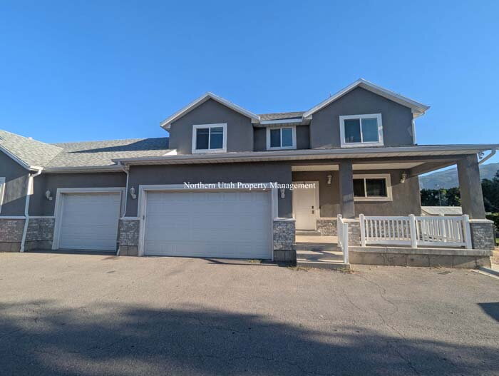 1290 N 200 W in Bountiful, UT - Building Photo