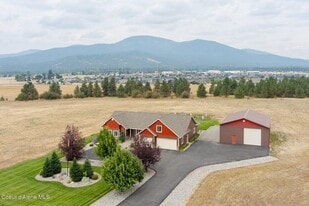 7463 W Lancaster Rd in Rathdrum, ID - Building Photo