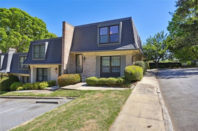 property at 73 La Rue Pl NW