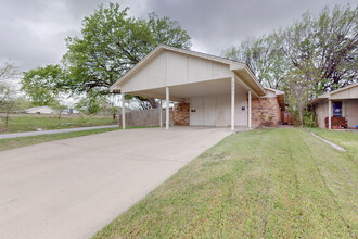 3462 Stanley Ave in Fort Worth, TX - Foto de edificio - Building Photo