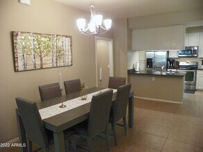 8653 E Royal Palm Rd in Scottsdale, AZ - Building Photo - Building Photo