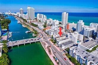 4021 Indian Creek Dr in Miami Beach, FL - Building Photo - Building Photo