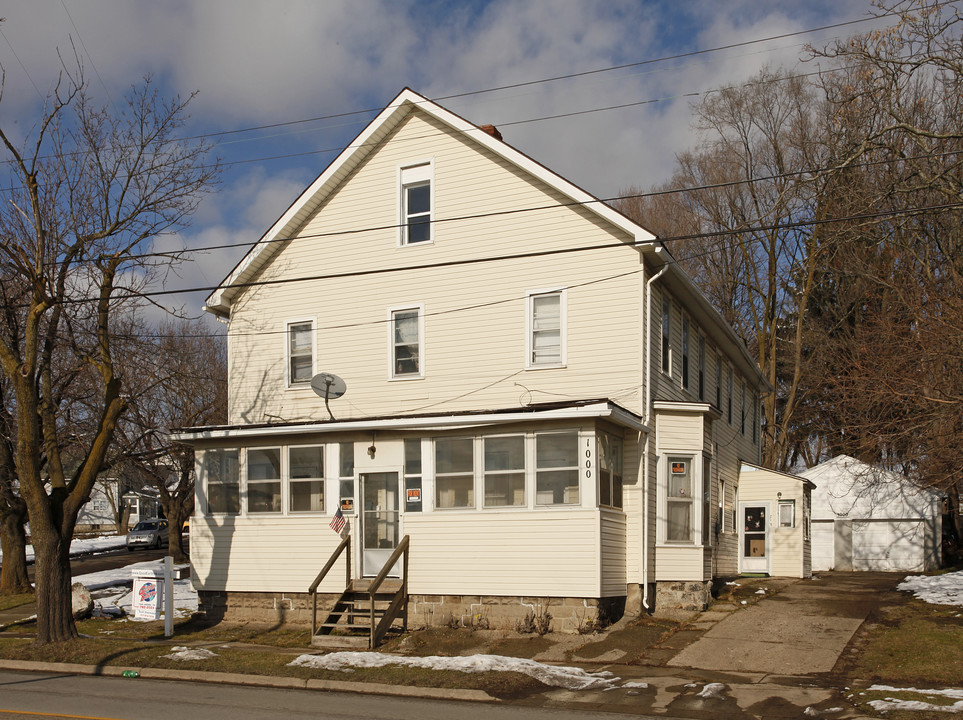 1000 Page Ave in Jackson, MI - Building Photo