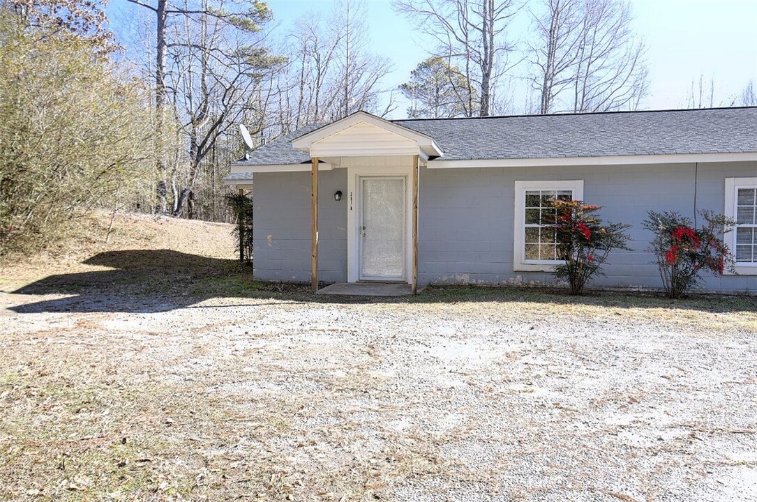 381 Garvin Rd in Liberty, SC - Building Photo