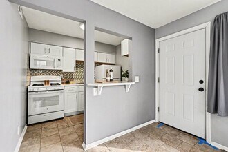 2727 Madelyn Dr SW in Wyoming, MI - Building Photo - Building Photo