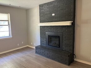 205 San Jacinto Ct in Waxahachie, TX - Building Photo - Building Photo