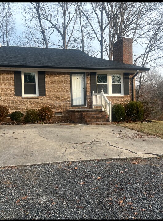 611 Borders Rd in Shelby, NC - Building Photo