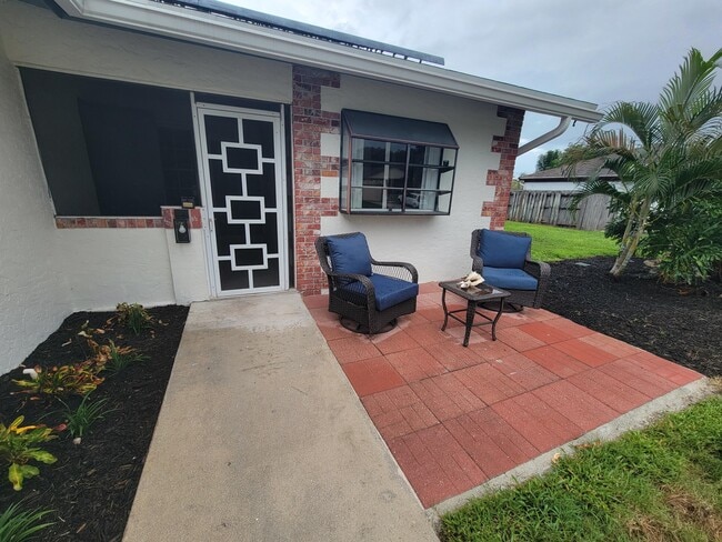 104 Arrowhead Cir in Jupiter, FL - Foto de edificio - Building Photo