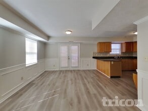 7396 Autumn Ct in Avon, IN - Foto de edificio - Building Photo