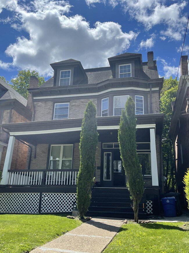 5706 Darlington Rd in Pittsburgh, PA - Building Photo - Building Photo