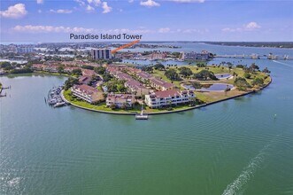 10355 Paradise Blvd in Treasure Island, FL - Foto de edificio - Building Photo