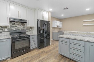 3313 Crown Hill Pl in El Paso, TX - Building Photo - Building Photo