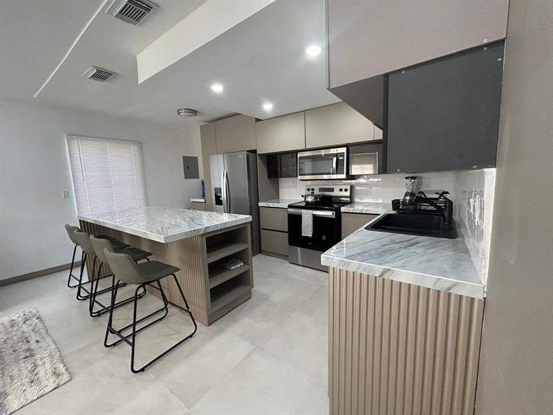 217 SW 15th St in Fort Lauderdale, FL - Building Photo