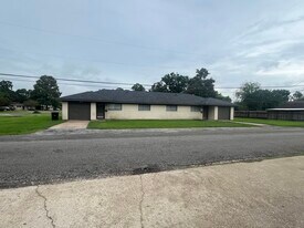 220 S 35th St, Unit 220 in Nederland, TX - Building Photo