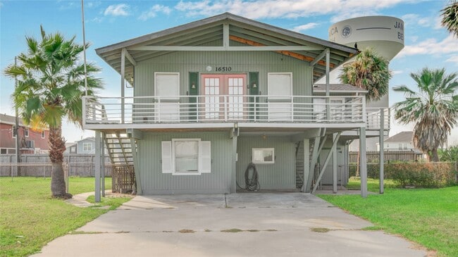 16510 Blackbeard Rd in Jamaica Beach, TX - Building Photo - Building Photo