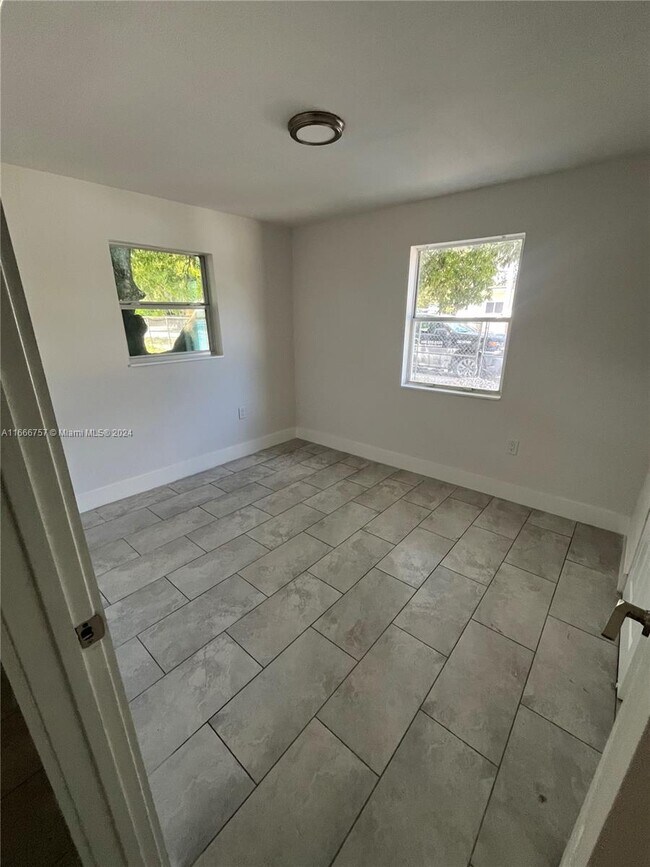 7675 NW 3rd Ave-Unit -2 in Miami, FL - Building Photo - Building Photo
