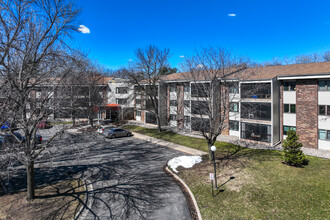 Lakewood Village Condominium in White Bear Lake, MN - Building Photo - Primary Photo