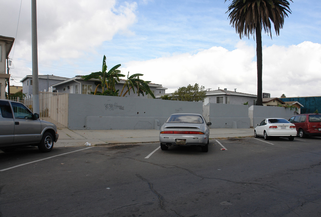 3850-3864 Menlo Ave in San Diego, CA - Building Photo