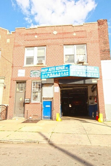 3165 14th St in Astoria, NY - Building Photo