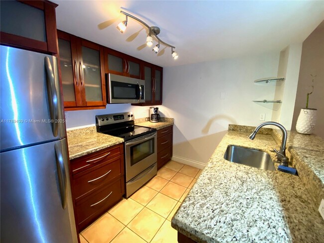 4530 SW 68th Court Cir